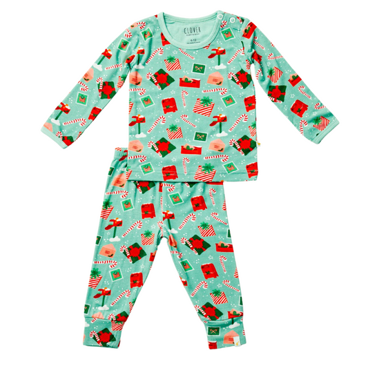 Long Sleeve Pajama Set - Santa Mail